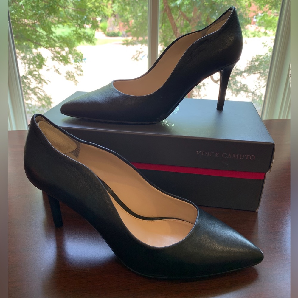 Vince Camuto Black Pumps